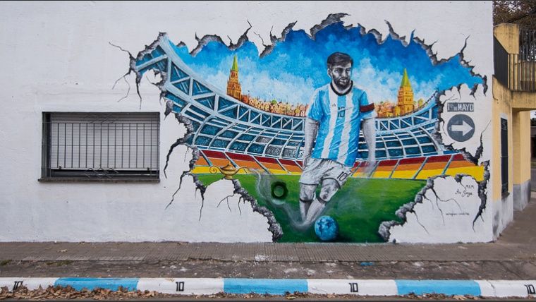 Murales de artistas internacionales decoran el barrio donde nació Messi